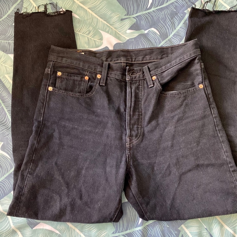 Levi’s 501 Distressed Jeans - Picture 6 of 9